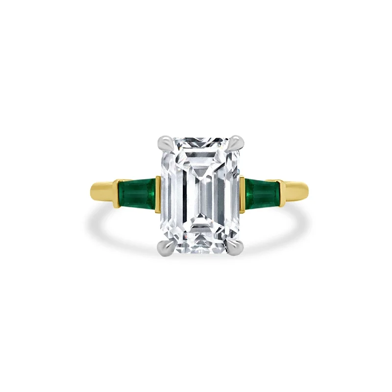 Women's rings arched-Emerald Cut Diamond with Emerald Tapered Baguettes