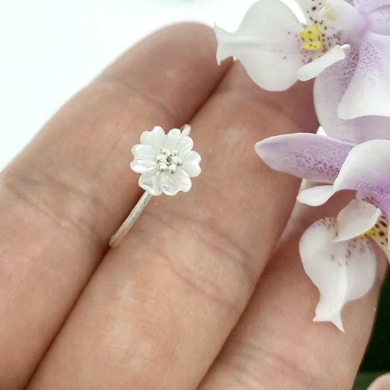 Women's rings contemporary-gem-Mother of Pearl Flower Ring