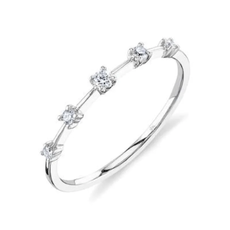 Women's rings artisan-gem-4 Prong Graduated Diamond Ring