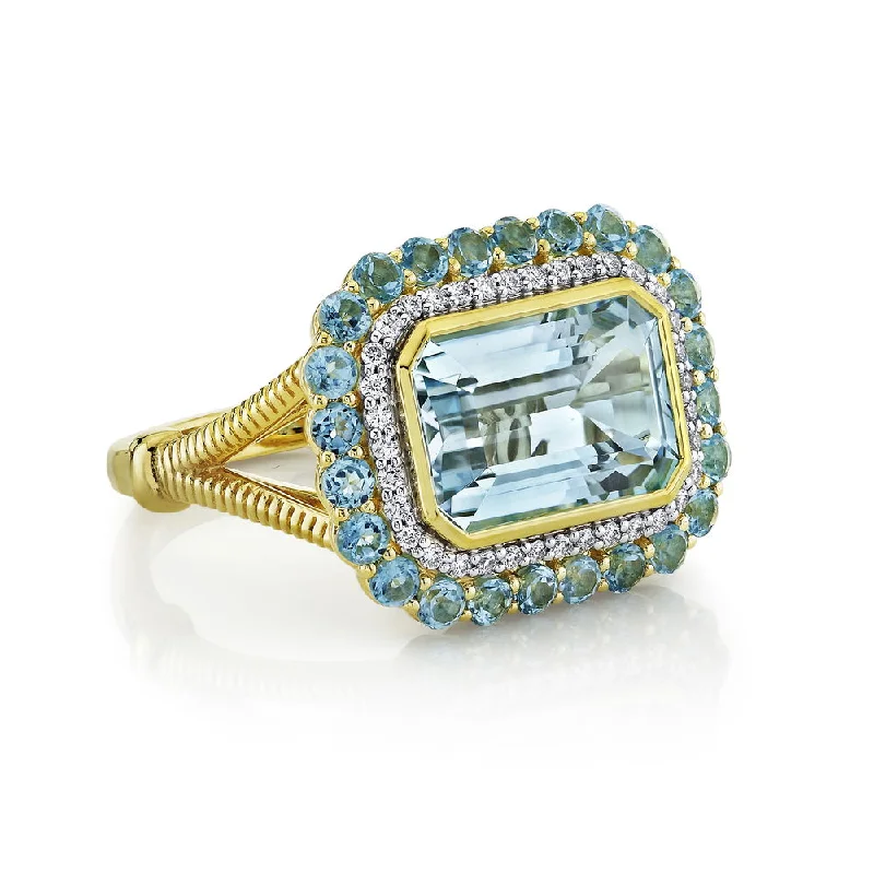 Women's rings refined-18k Yellow Gold Sky Blue Topaz Diamond Ring