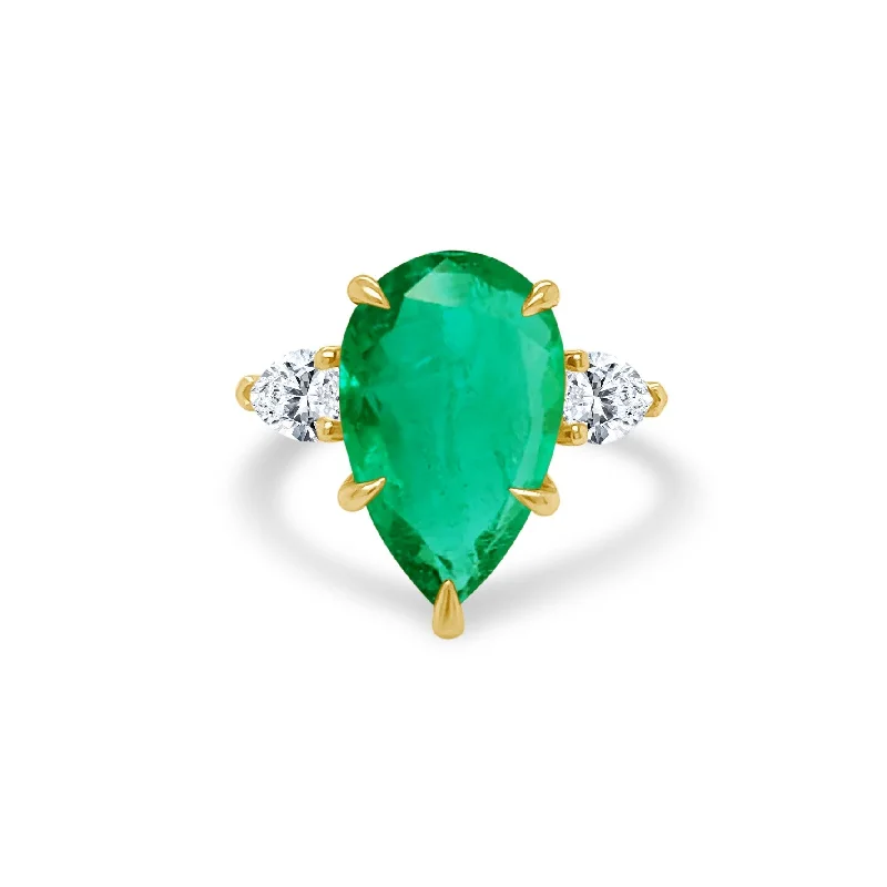 Women's rings striking-gem-Triple Pear Cut with Emerald Center Stone