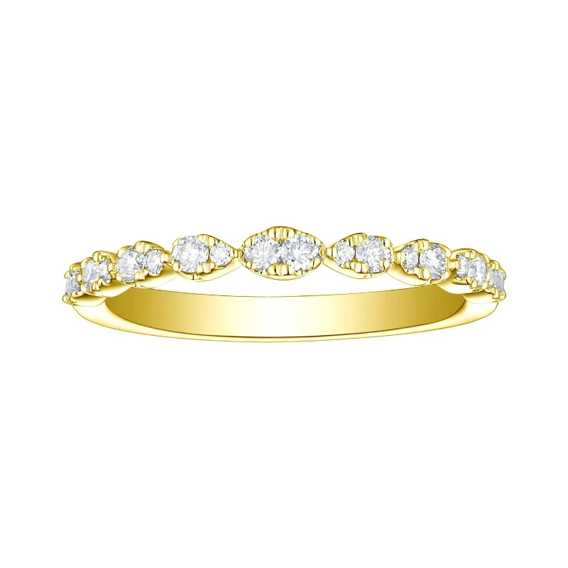 Women's rings soft-feminine-Lab Grown Diamond Pear Station Band